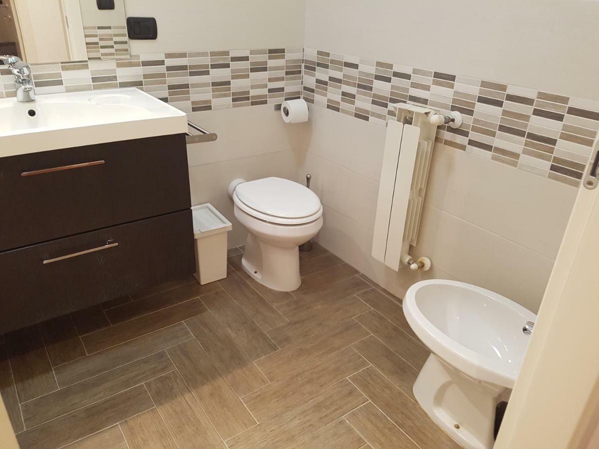 Stoccolma 11 Airport And Fiera Apartment Фиумичино Екстериор снимка