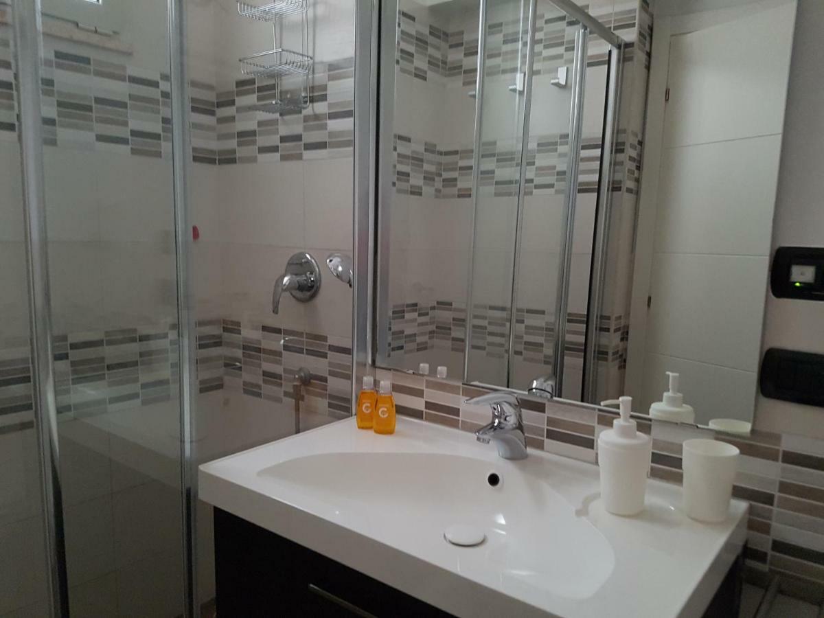 Stoccolma 11 Airport And Fiera Apartment Фиумичино Екстериор снимка