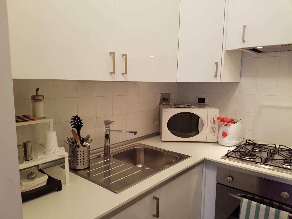 Stoccolma 11 Airport And Fiera Apartment Фиумичино Екстериор снимка