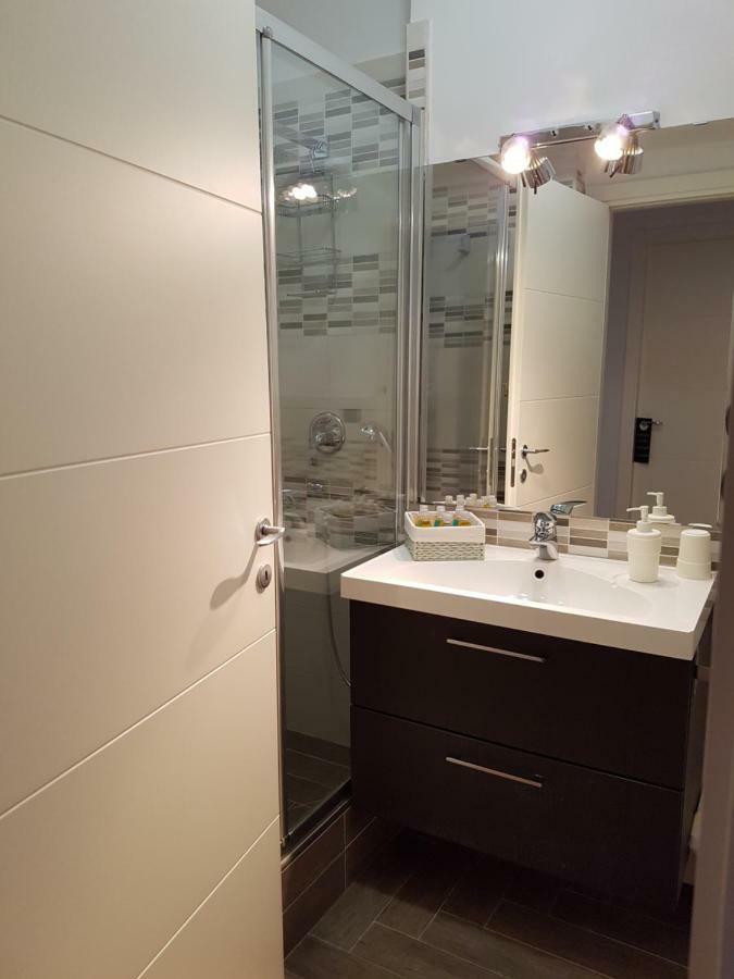 Stoccolma 11 Airport And Fiera Apartment Фиумичино Екстериор снимка