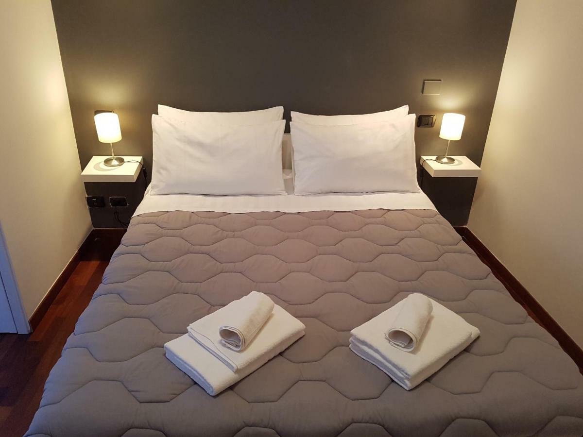 Stoccolma 11 Airport And Fiera Apartment Фиумичино Екстериор снимка
