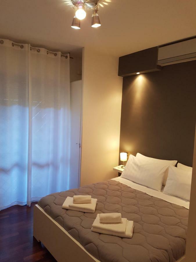 Stoccolma 11 Airport And Fiera Apartment Фиумичино Екстериор снимка
