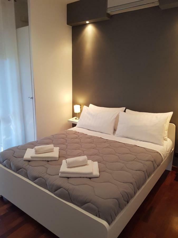 Stoccolma 11 Airport And Fiera Apartment Фиумичино Екстериор снимка