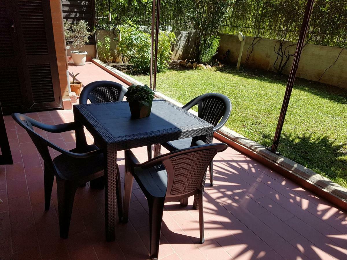 Stoccolma 11 Airport And Fiera Apartment Фиумичино Екстериор снимка